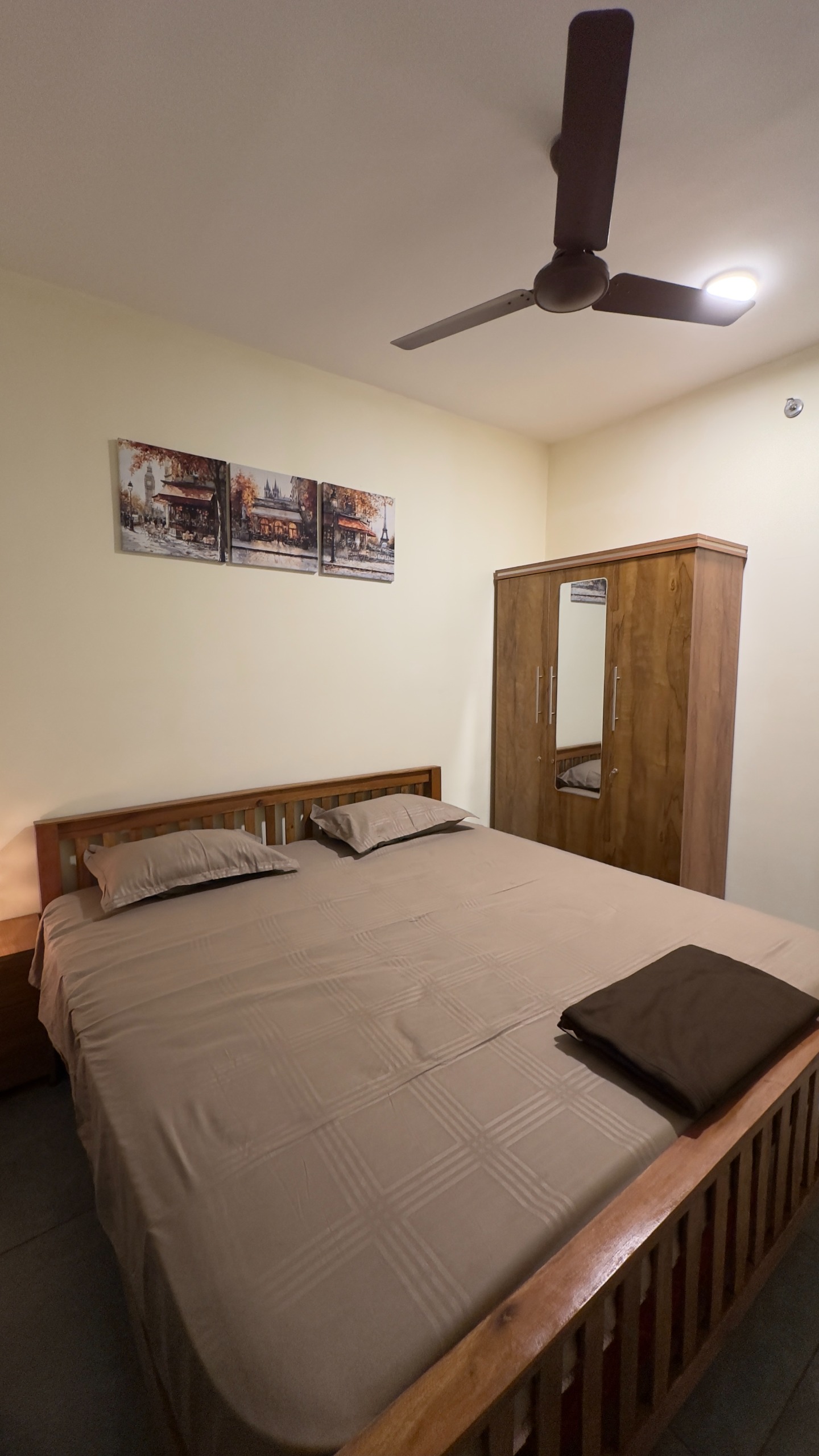 Onira Room